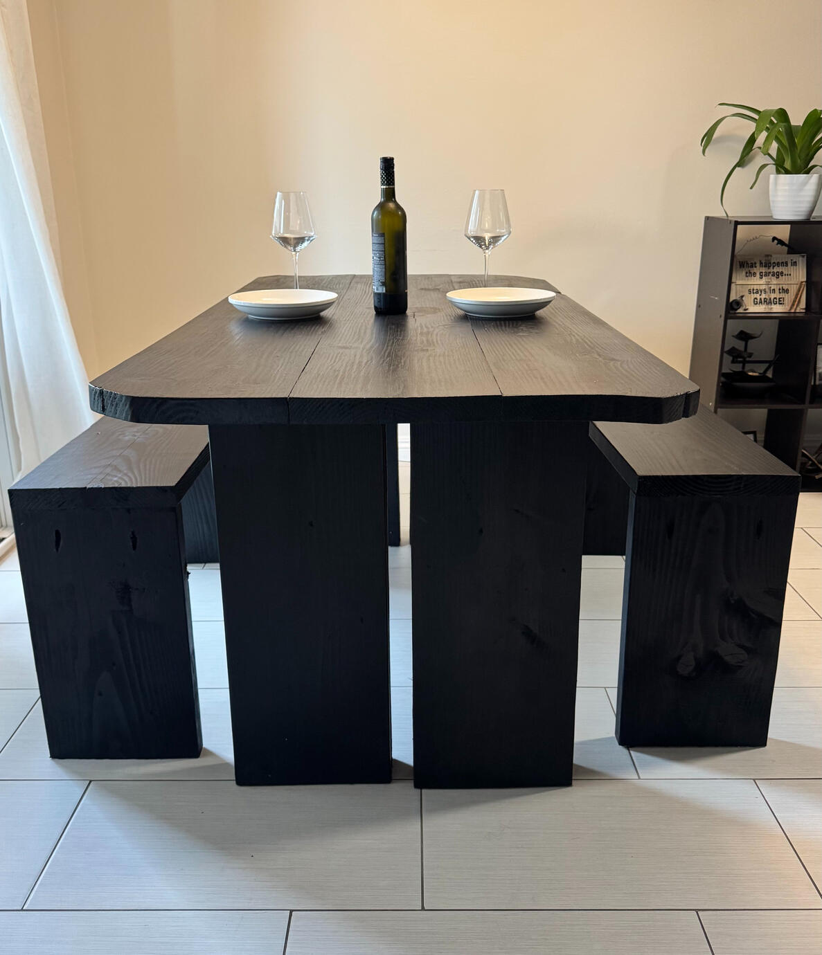 (63" L x 34" W x 30" H)