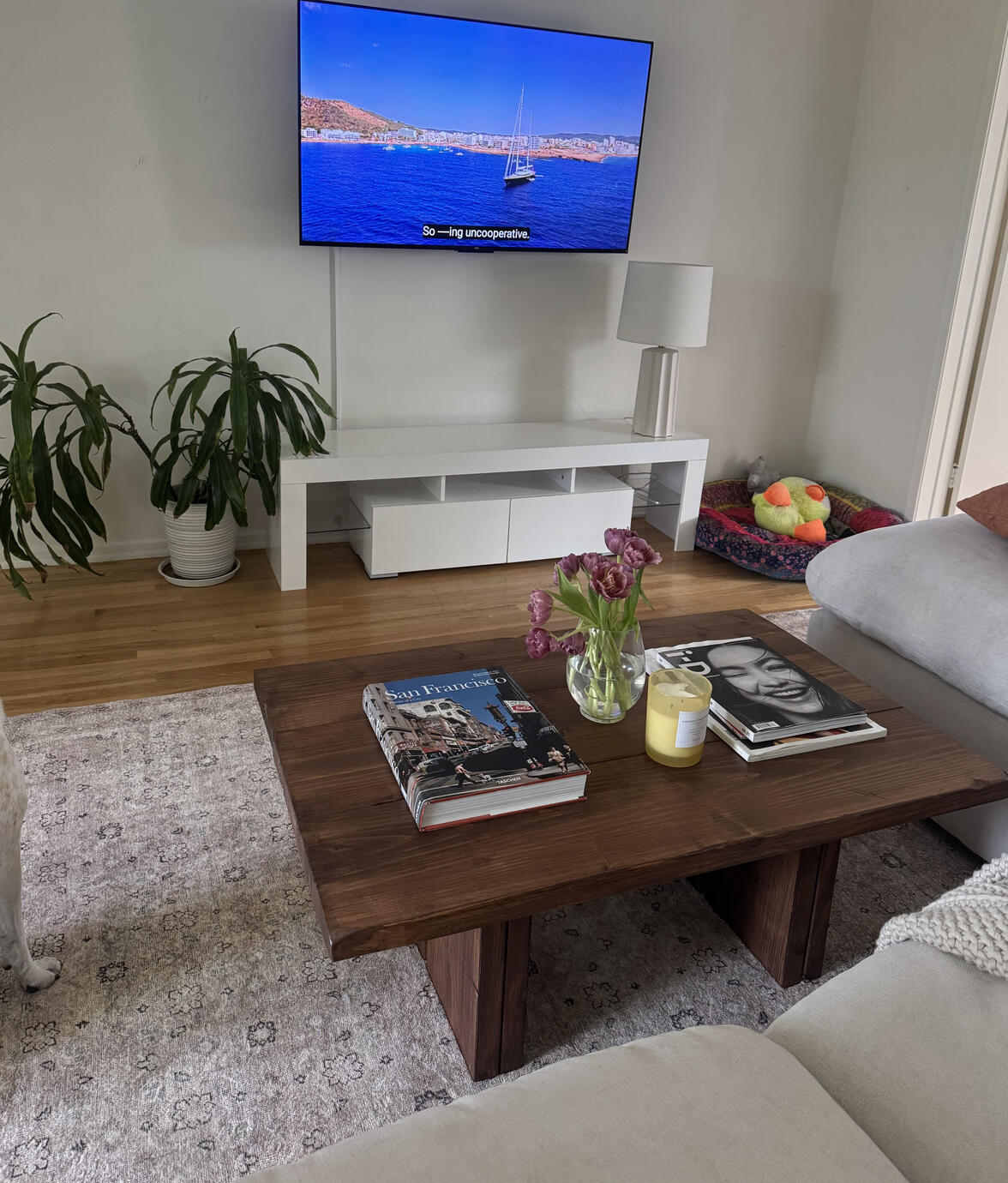 (43" L x 30" W x 13" H)