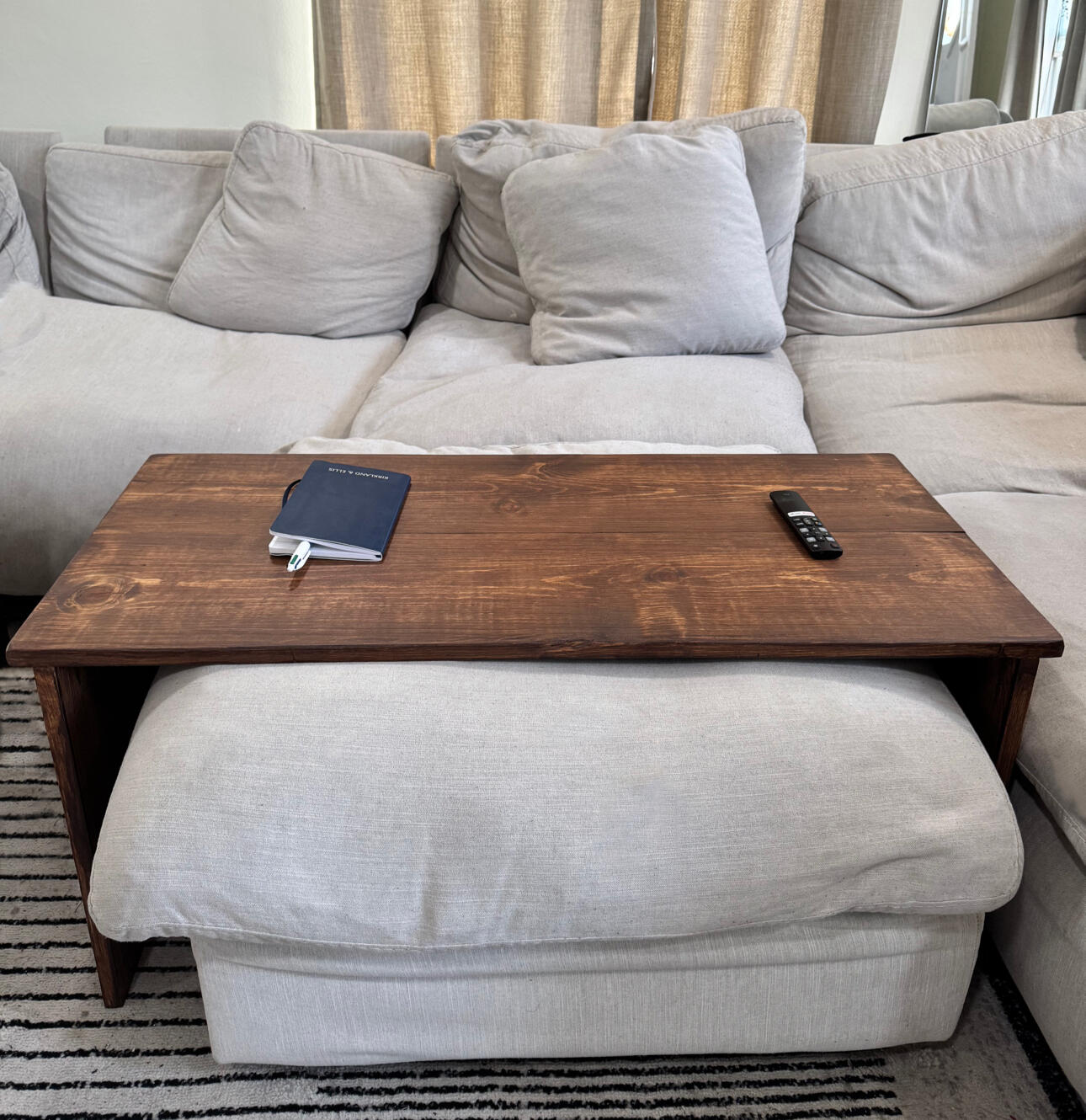 (42" L x 20" W x 20" H)